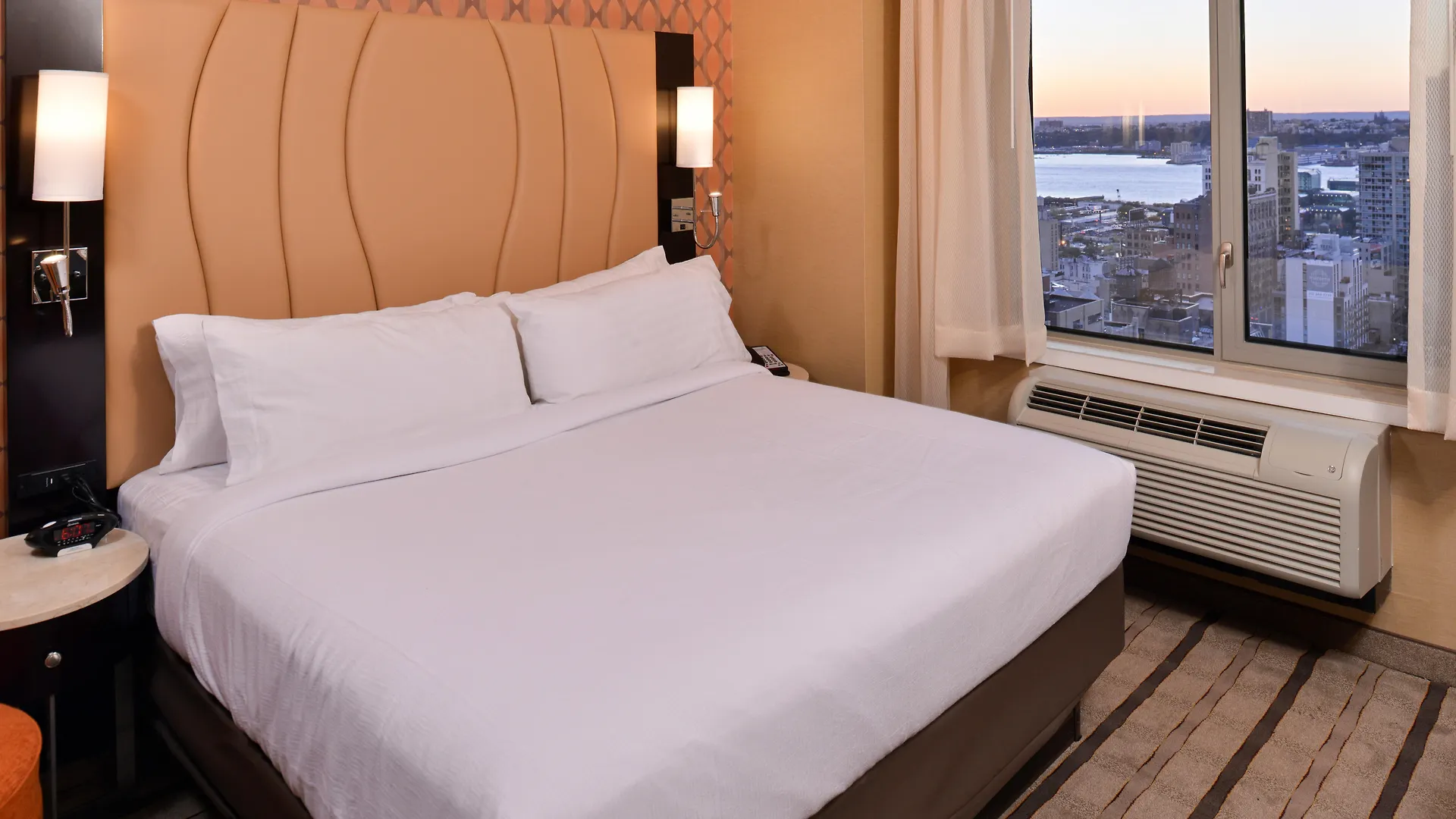 Holiday Inn New York City - Times Square By Ihg Hotel